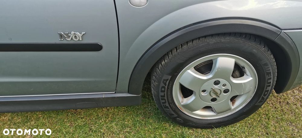 Opel Corsa 1.2 16V Enjoy - 11