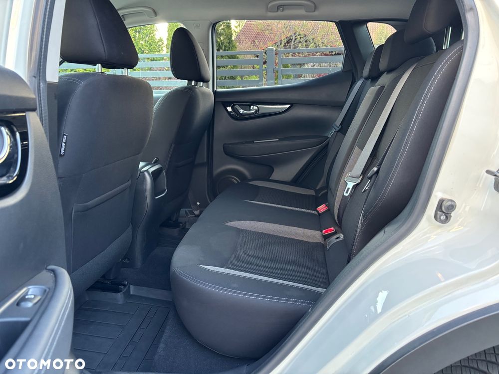 Nissan Qashqai 1.3 DIG-T N-Connecta EU6d - 35