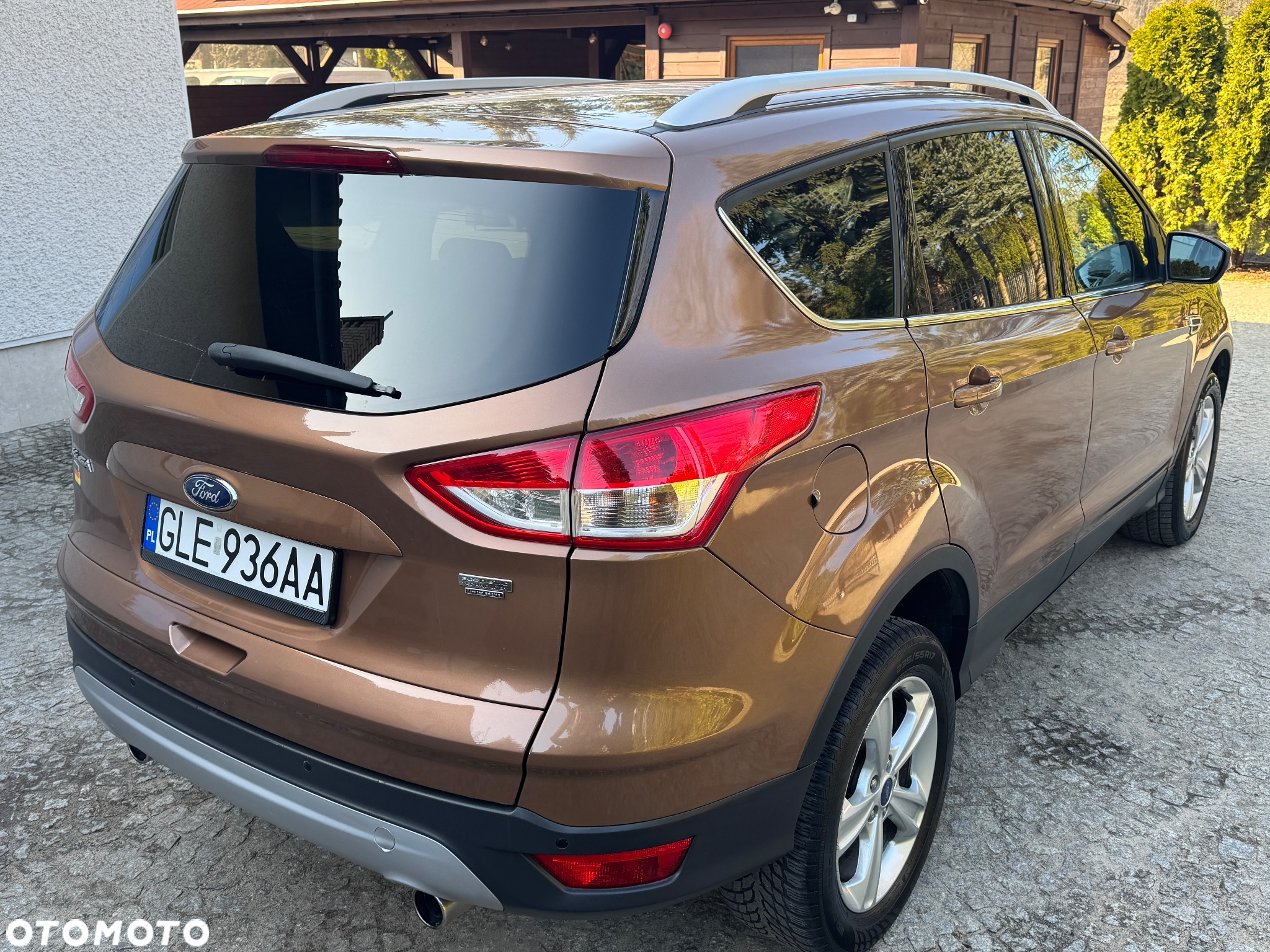 Ford Kuga 1.6 EcoBoost 2x4 Trend - 4