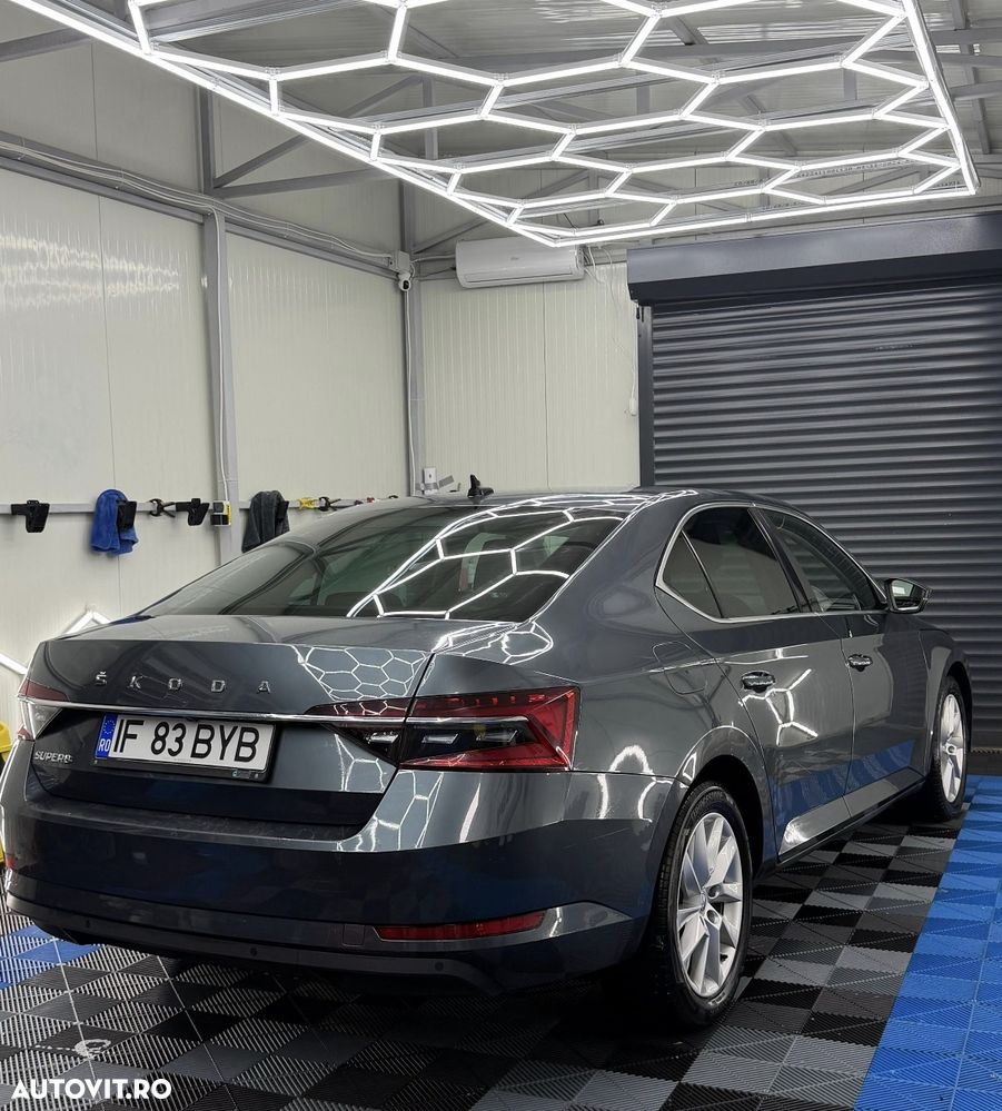 Skoda Superb 2.0 TDI DSG Ambition - 4