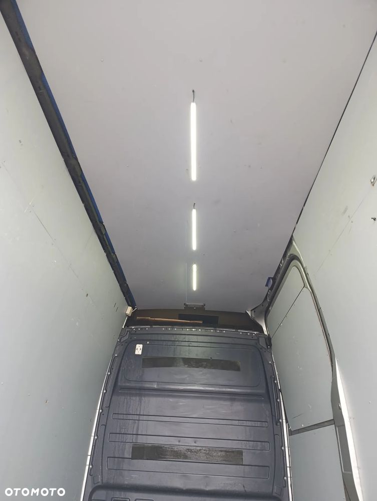 Volkswagen Crafter - 9