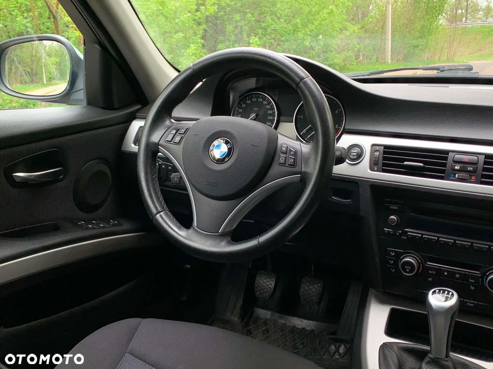 BMW Seria 3 316d - 15