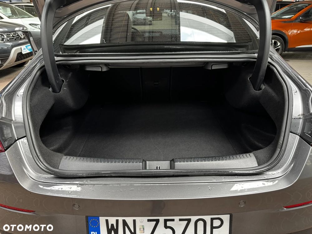 Mercedes-Benz CLA 200 Progressive 7G-DCT - 14