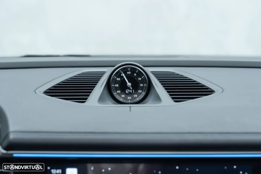 Porsche Macan Electric 4 - 26