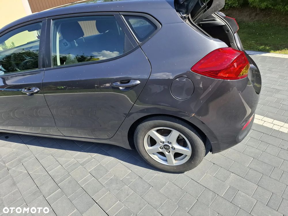 Kia Ceed - 4