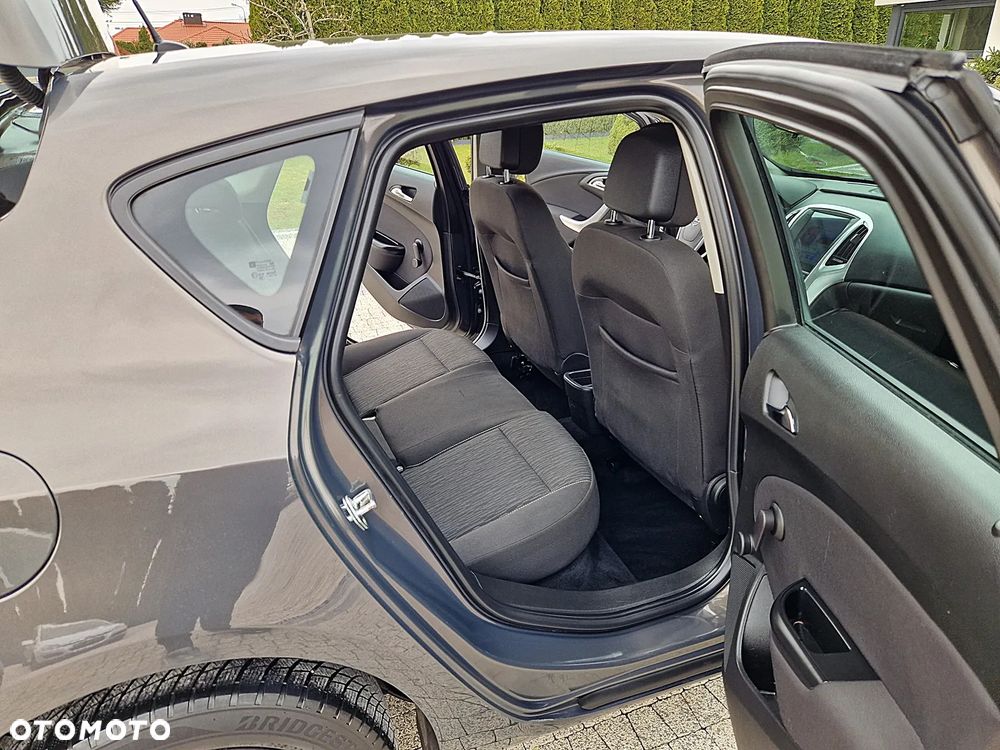 Opel Astra 1.4 150 Jahre - 11