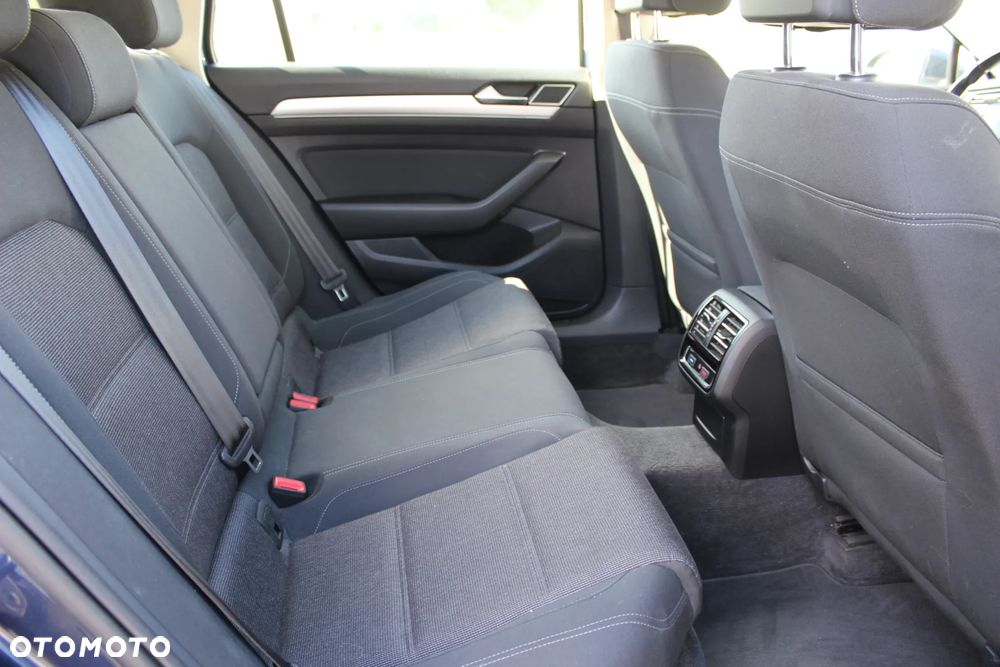 Volkswagen Passat Variant 1.6 TDI (BlueMotion Technology) Comfortline - 9