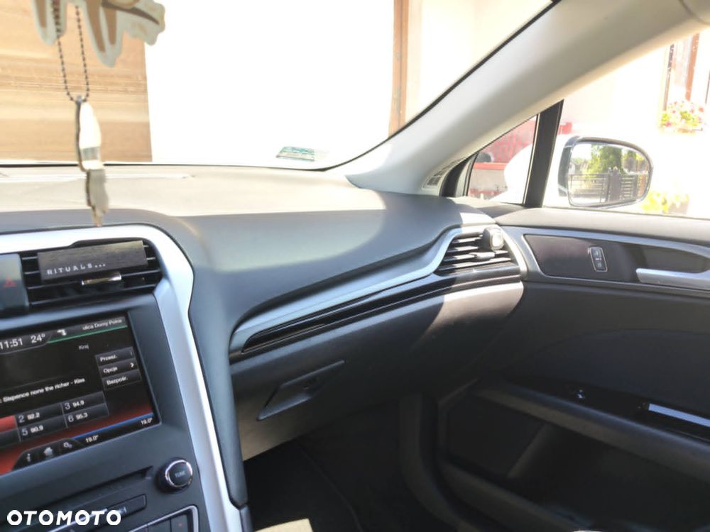 Ford Fusion - 15