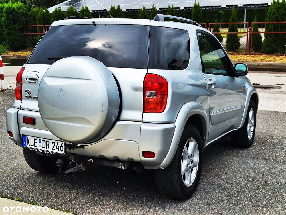 Toyota RAV4 D-4D 4x4 - 22