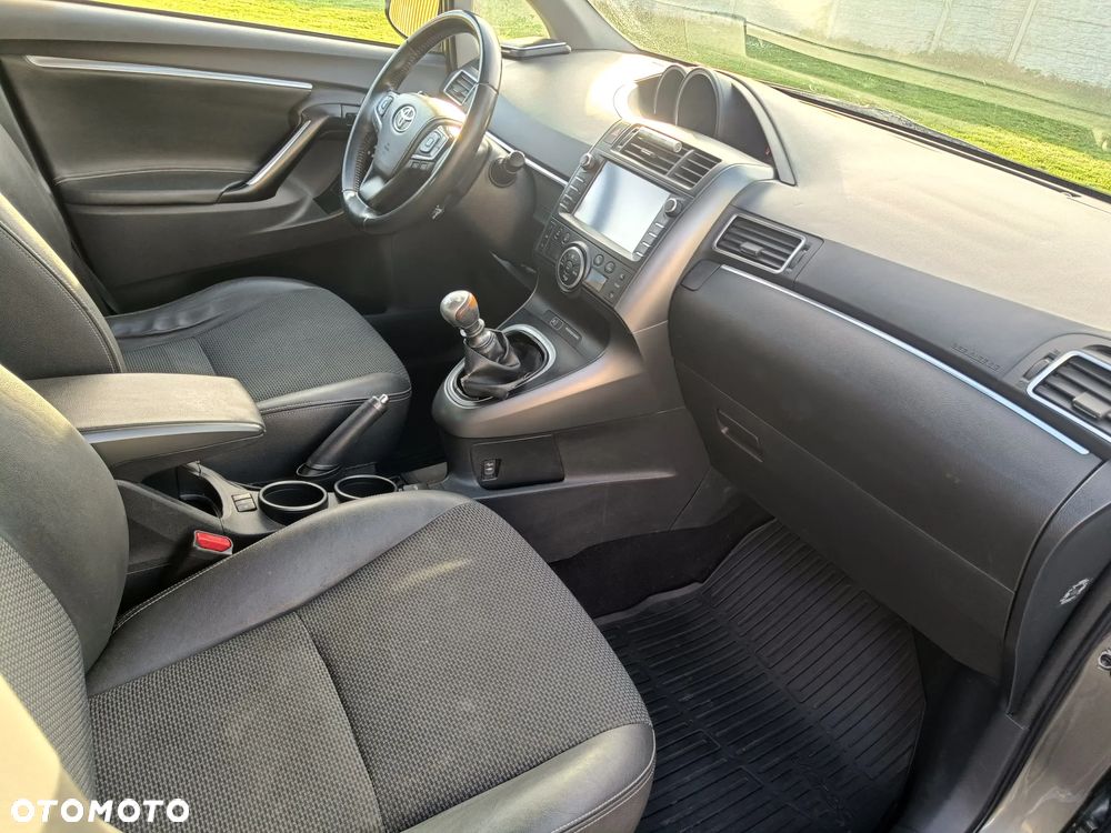 Toyota Verso 1.8 Premium 7os EU6 - 19