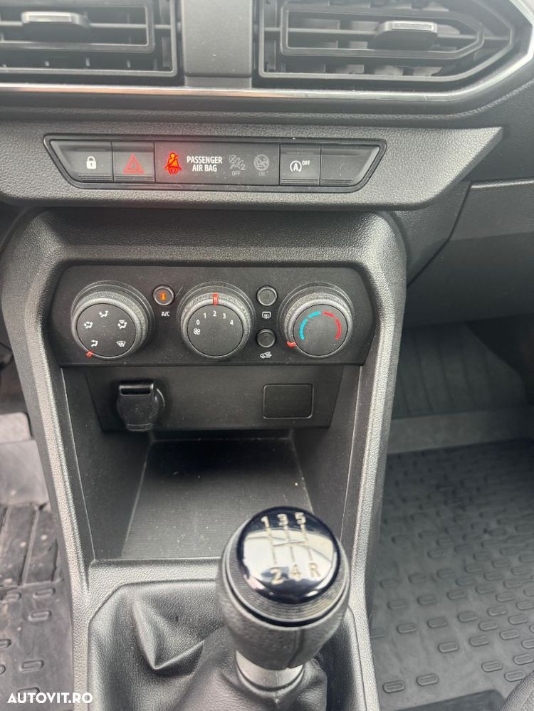 Dacia Logan - 25