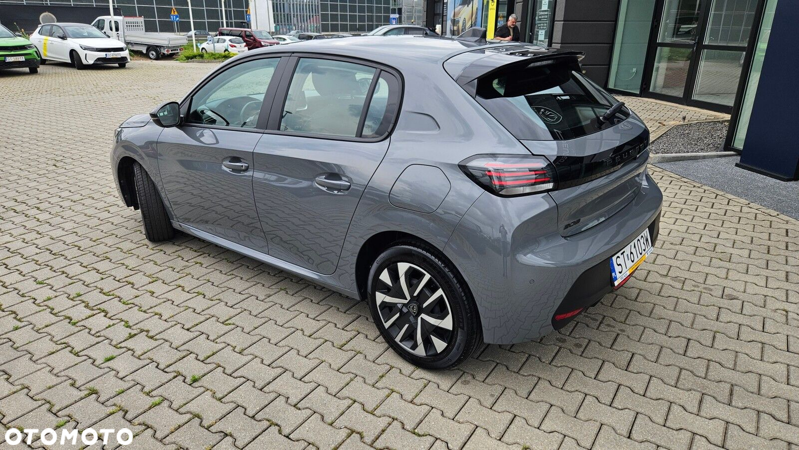 Peugeot 208 - 4
