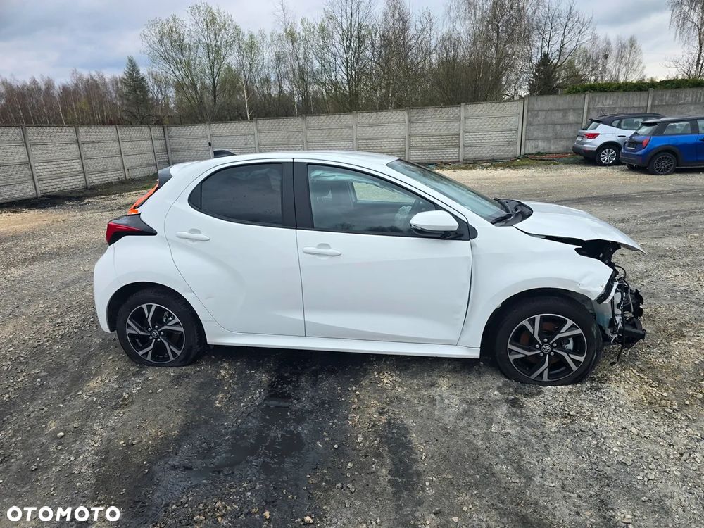 Toyota Yaris - 4