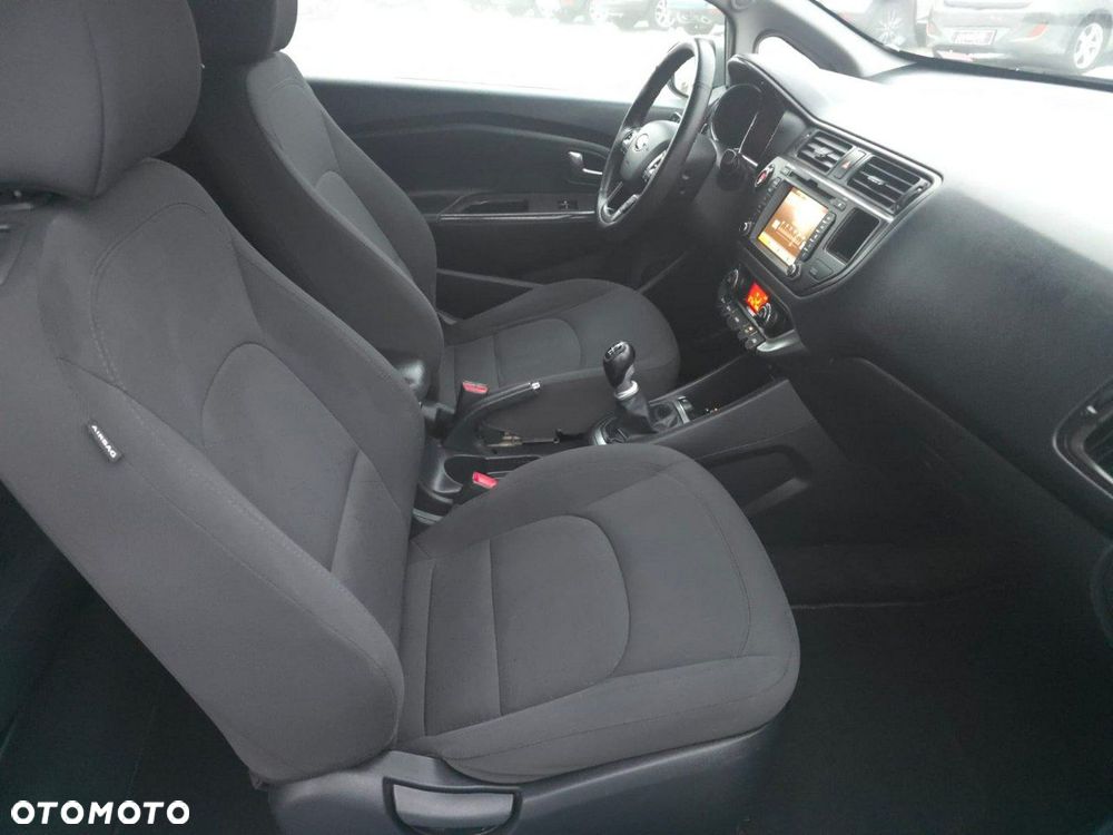Kia Rio - 11