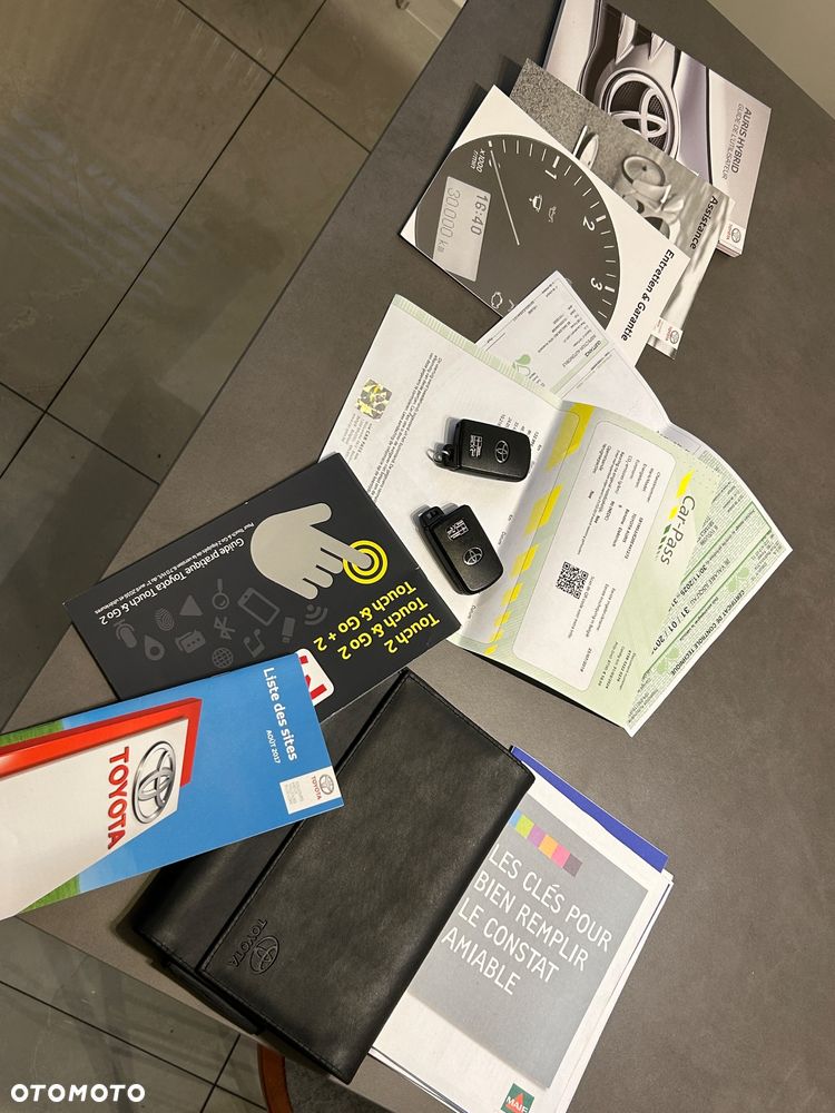 Toyota Auris 1.8 HSD Prestige NAVI - 33