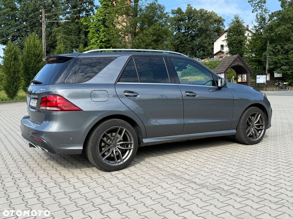 Mercedes-Benz GLE - 12