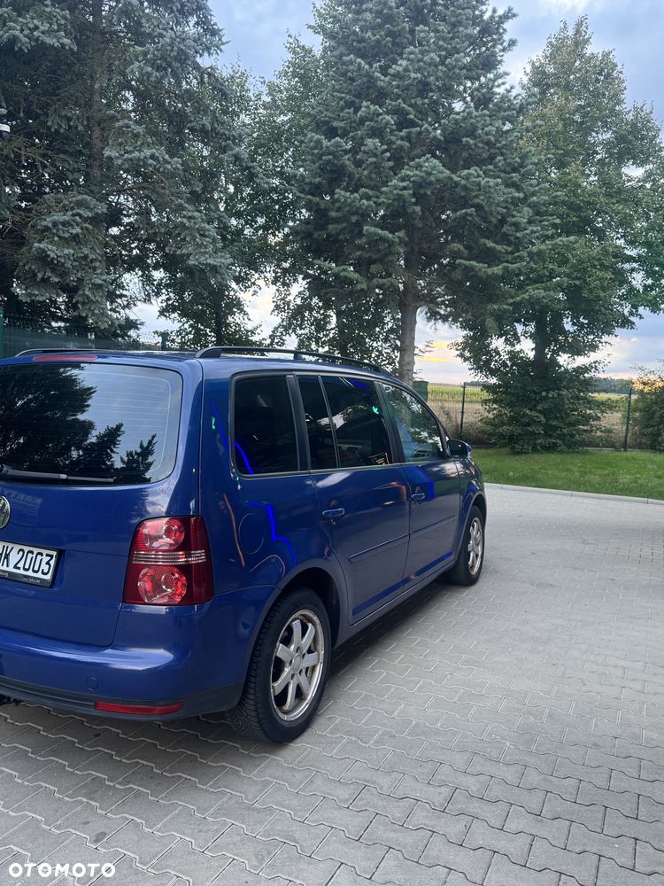 Volkswagen Touran - 6