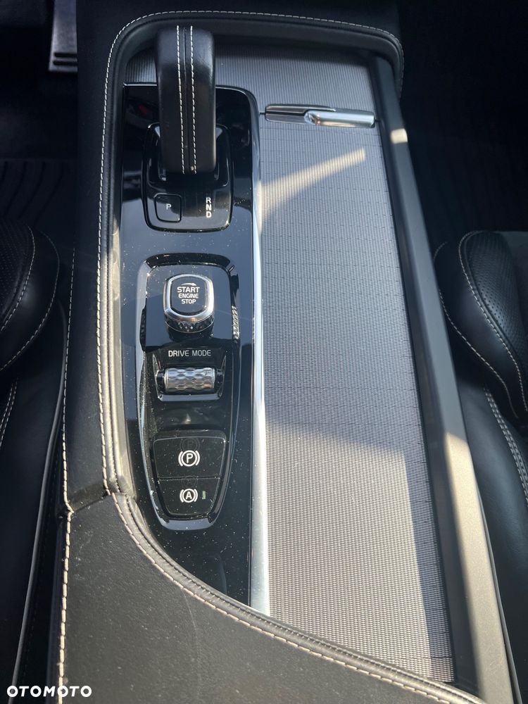 Volvo XC 90 - 12