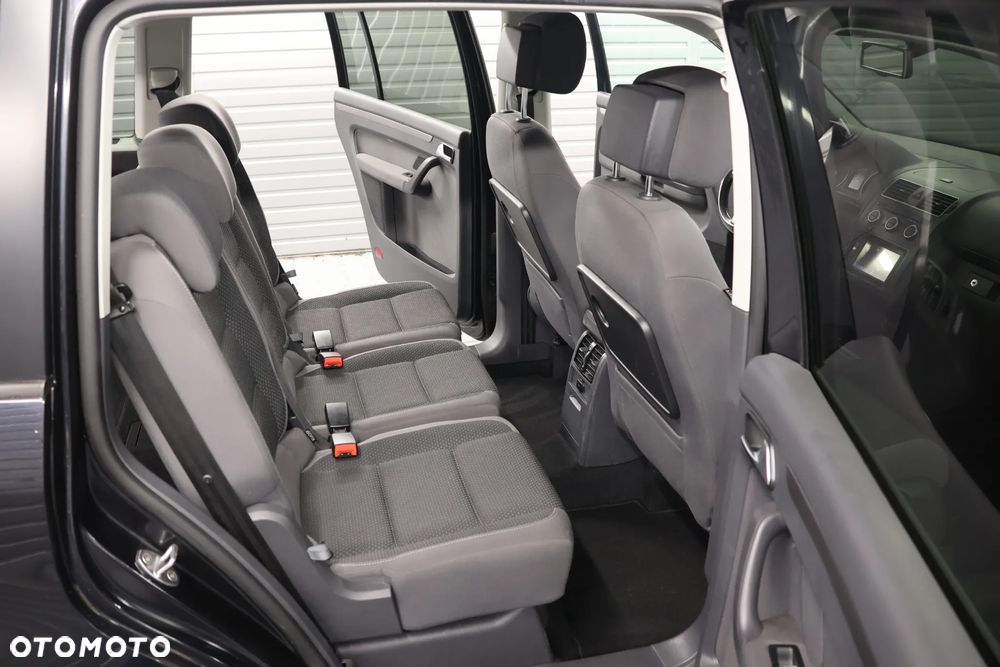 Volkswagen Touran 2.0 TDI DPF BlueMotion Technology Comfortline - 9