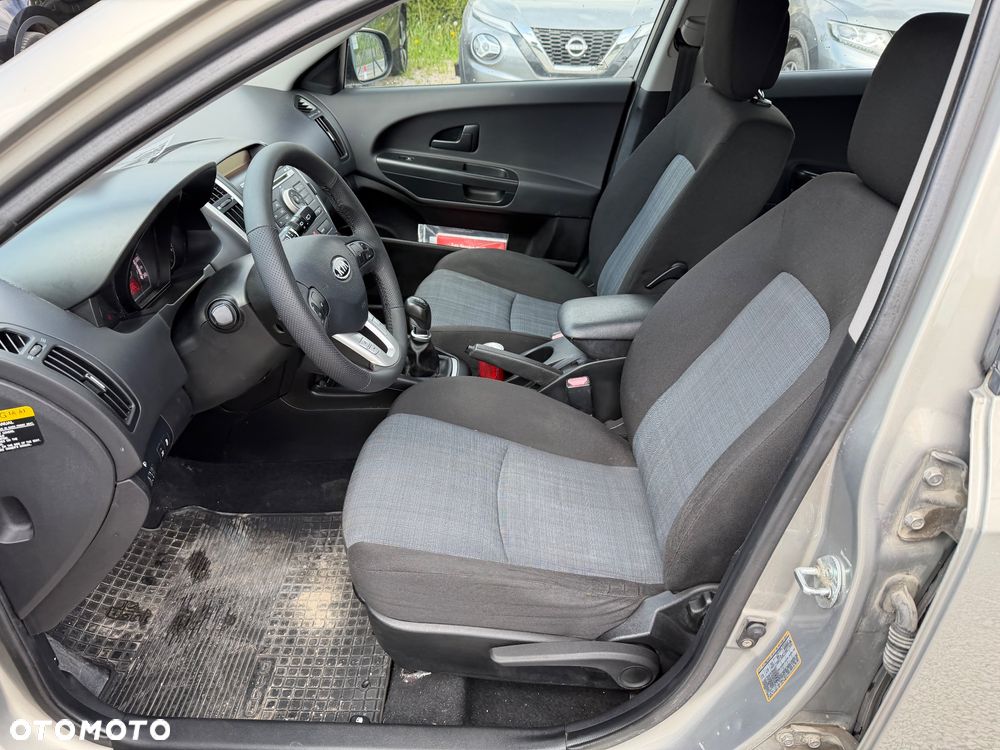 Kia Ceed 1.4 CVVT Attract - 28