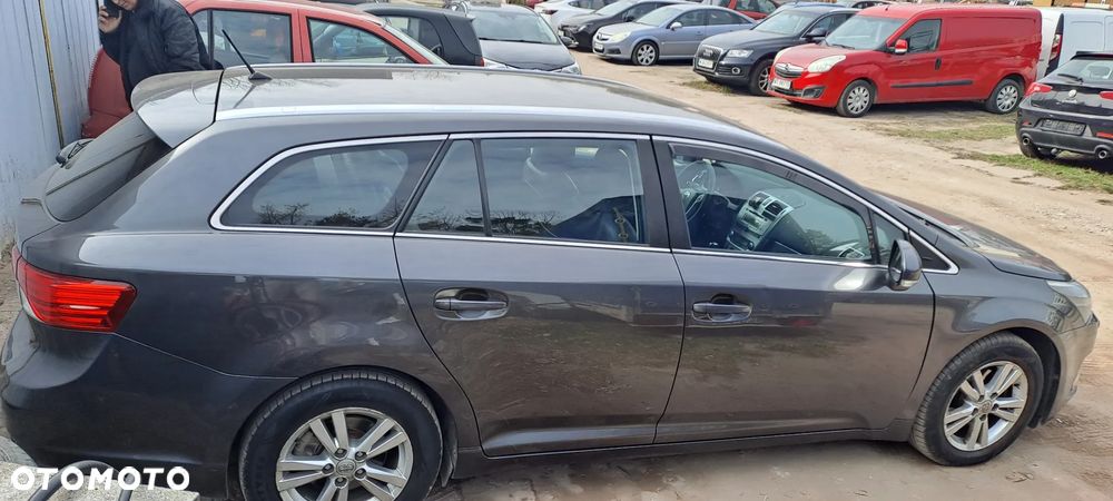 Toyota Avensis 1.8 Comfort - 7
