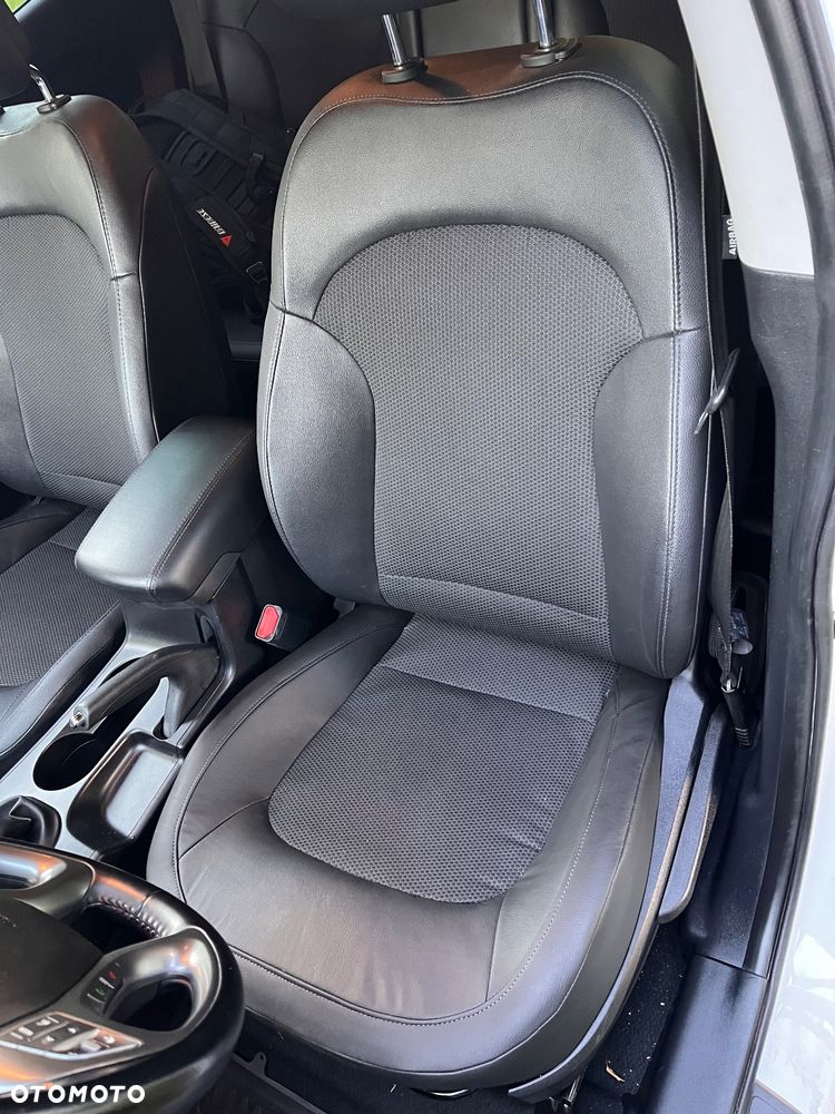 Hyundai ix35 1.6 2WD blue Style - 25