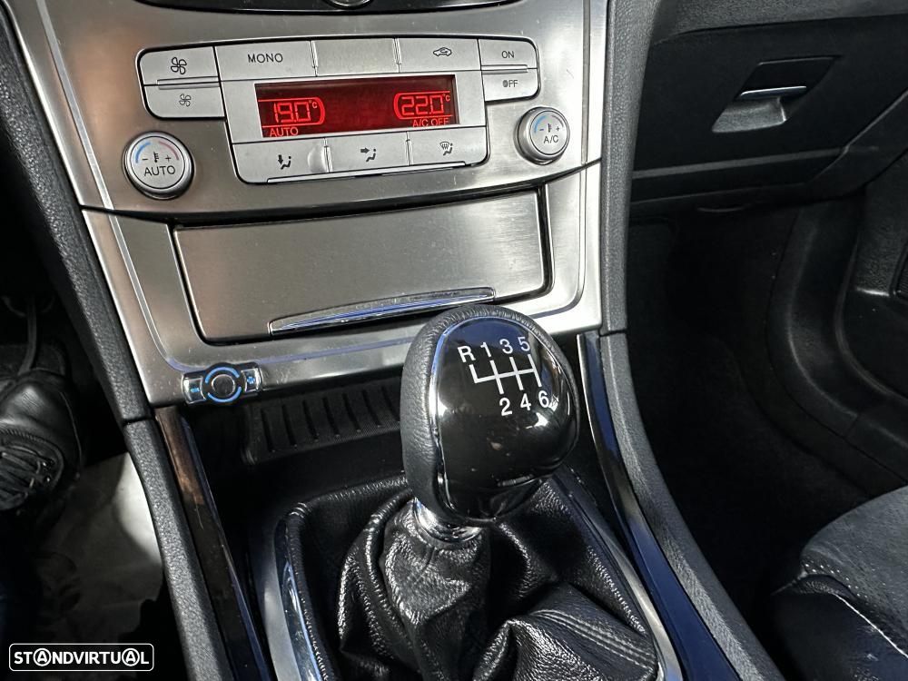 Ford Mondeo 2.0 TDCI Titanium X - 24