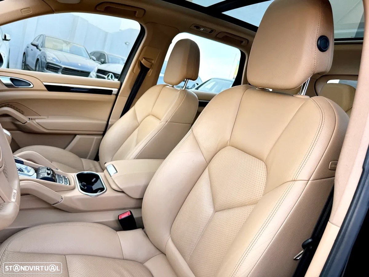 Porsche Cayenne S - 23