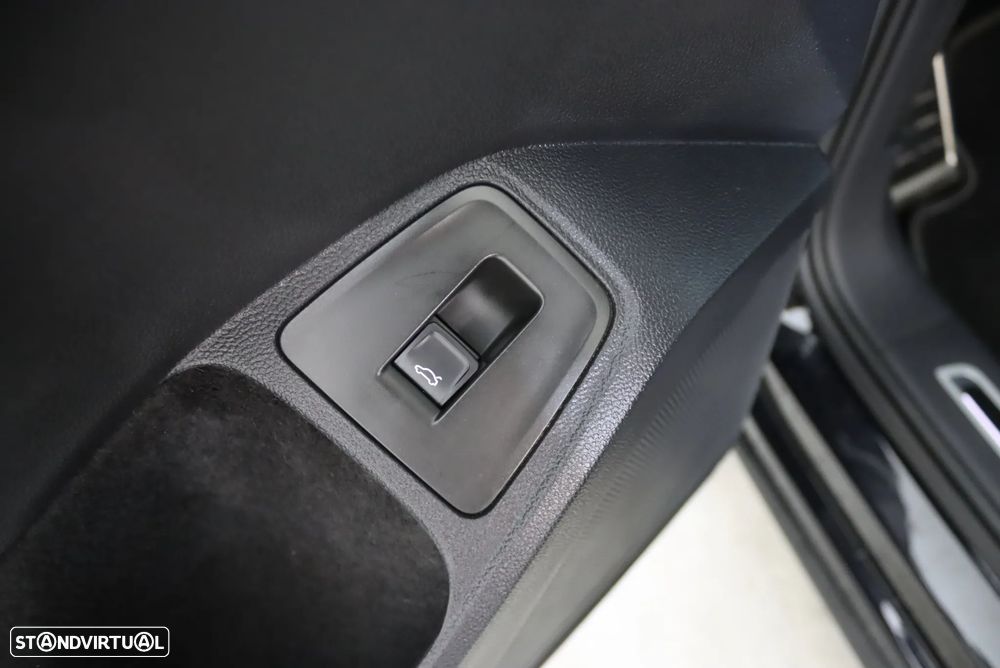 VW Tiguan 2.0 TDI R-Line DSG - 15