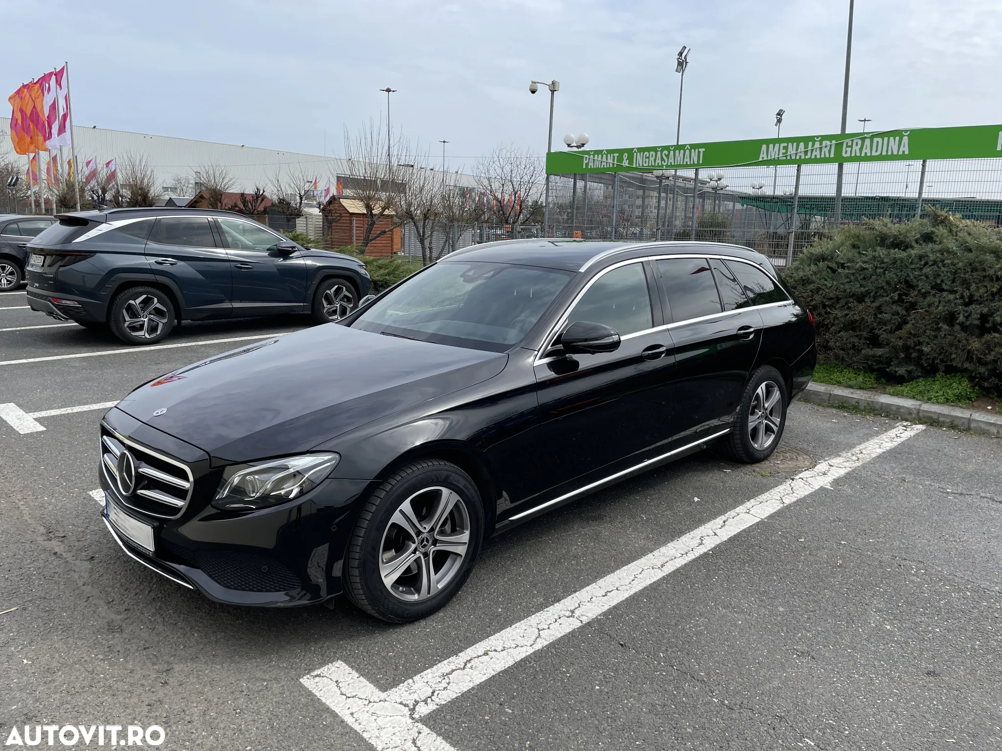 Mercedes-Benz E 200 4Matic T 9G-TRONIC Avantgarde - 2