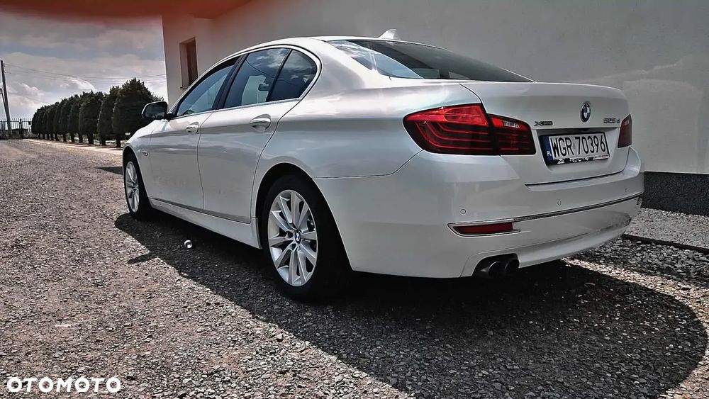BMW Seria 5 525d xDrive Luxury Line - 4