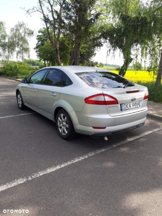 Ford Mondeo 2.0 TDCi Ambiente - 4