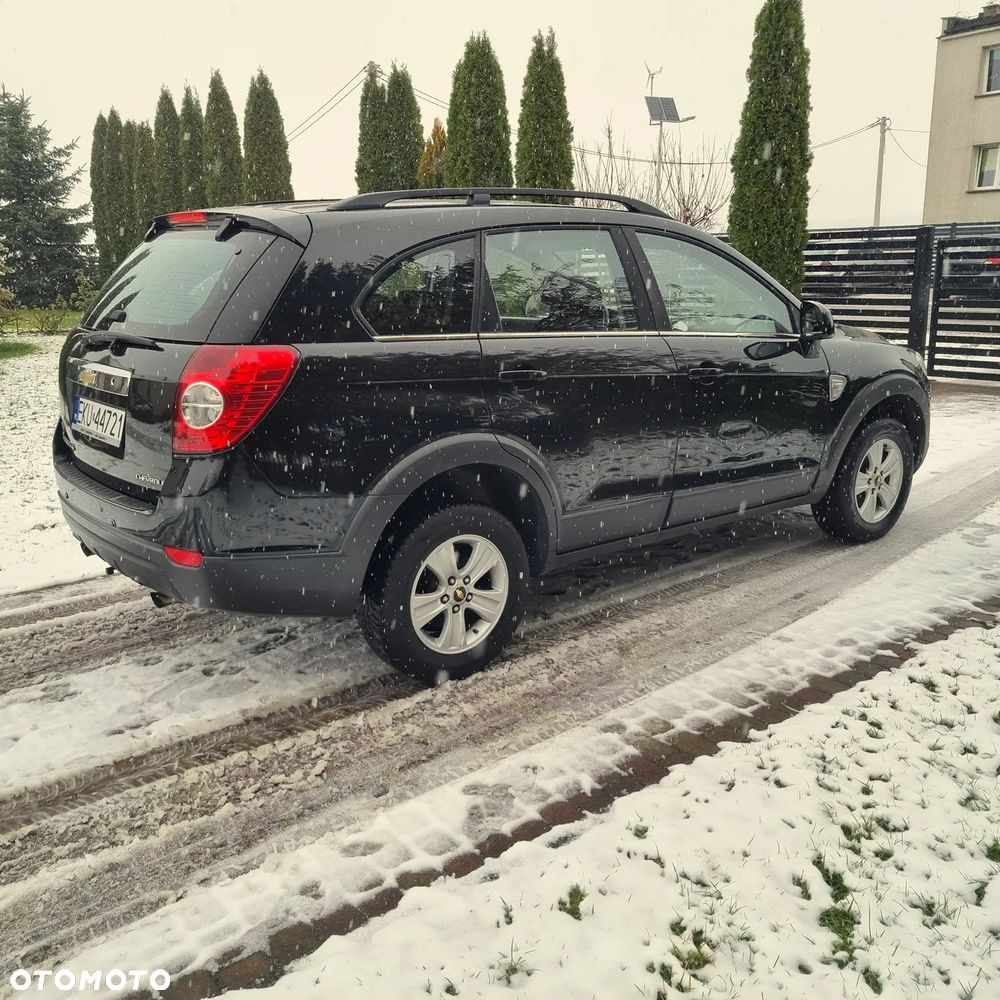 Chevrolet Captiva 2.4 LS 5os - 11
