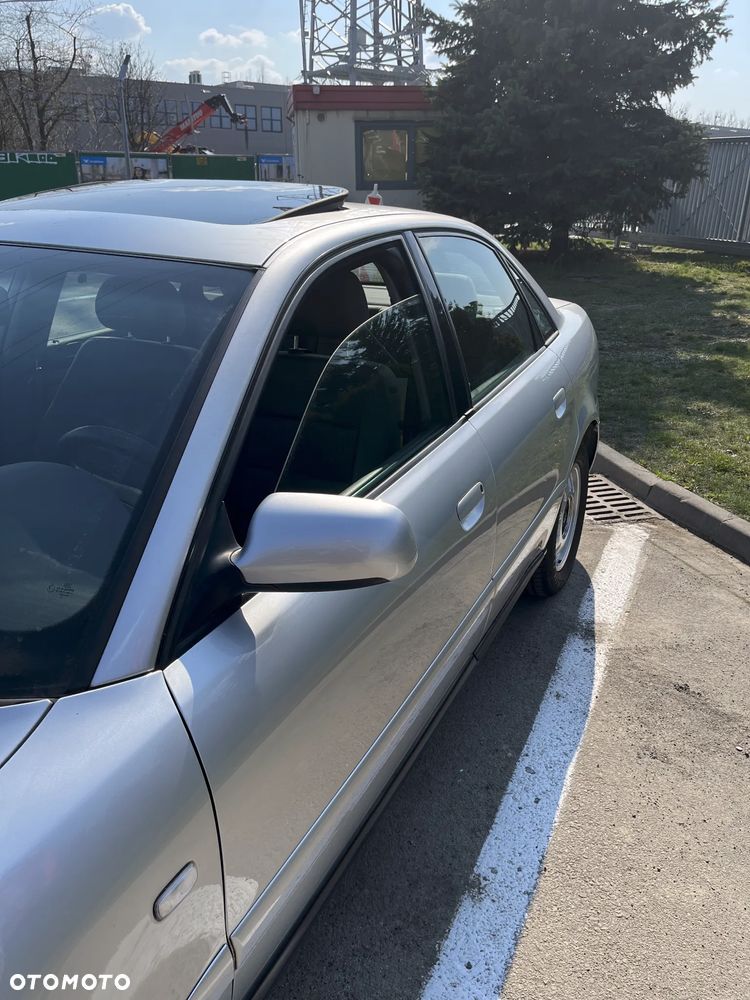 Audi A4 Limousine - 3