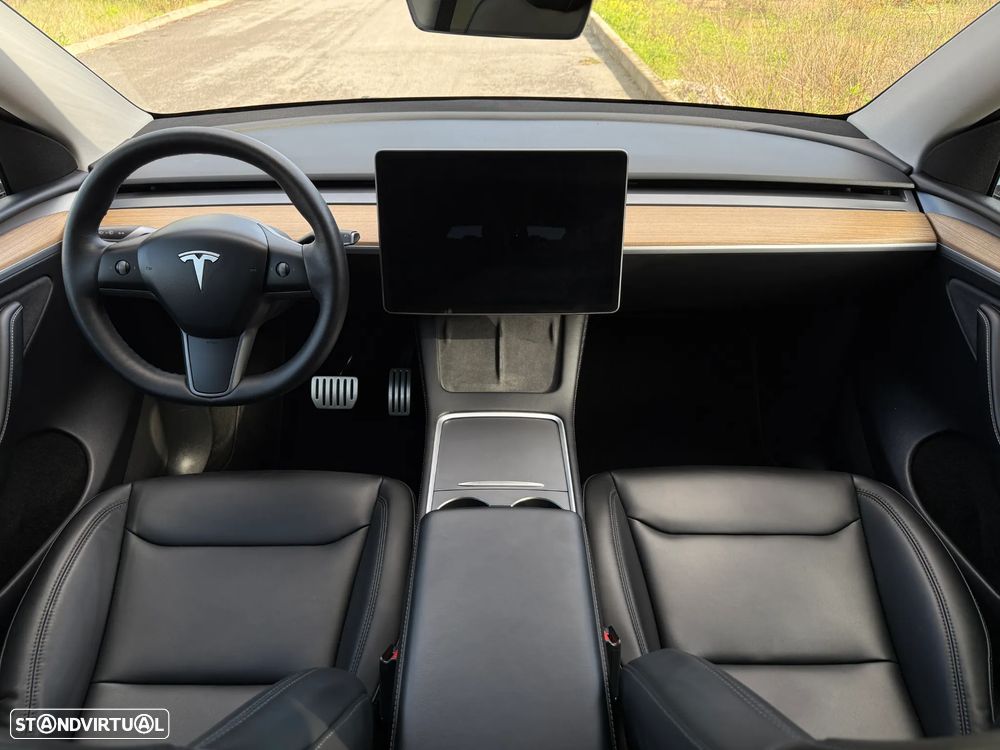 Tesla Model Y Performance Dual Motor AWD - 25