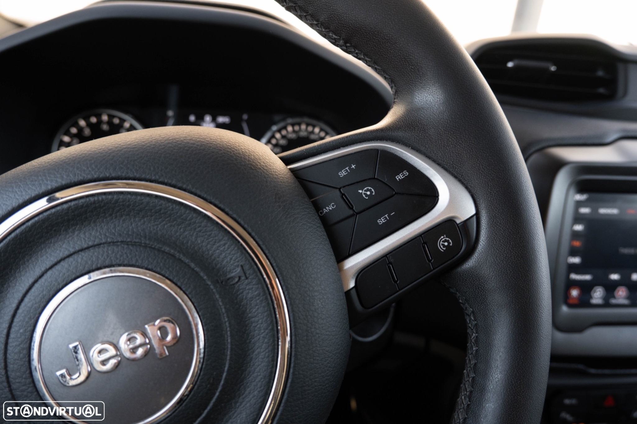 Jeep Renegade 1.3 T Orange Edition DCT - 40