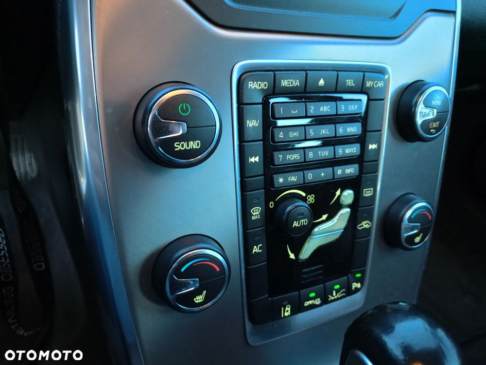 Volvo V70 D3 Geartronic Momentum - 14