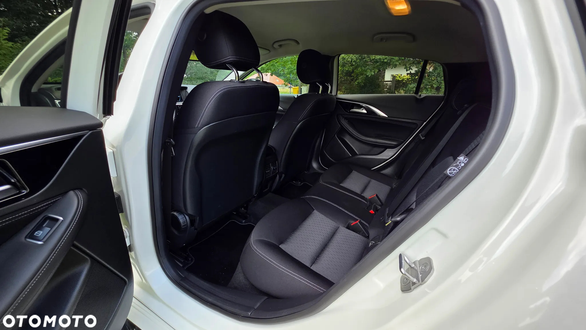Infiniti Q30 1.6t Luxe 7DCT - 24