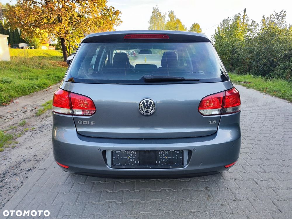 Volkswagen Golf - 6