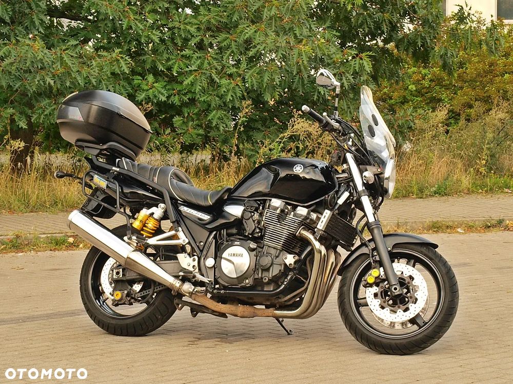 Yamaha XJR - 3