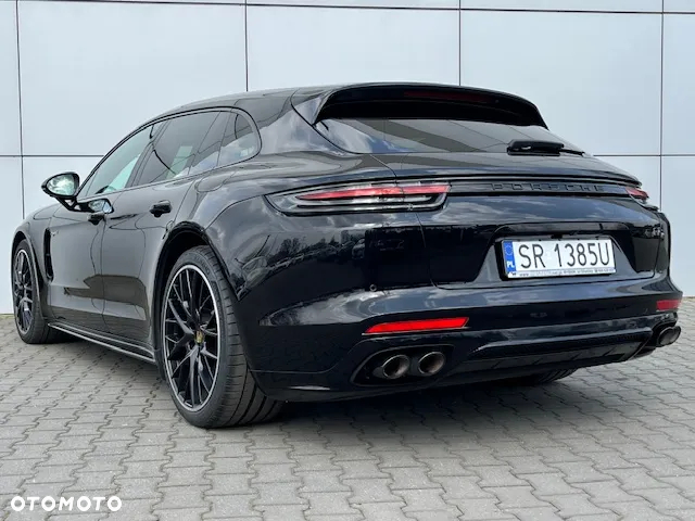 Porsche Panamera 4 e-Hybrid Sport Turismo 10 Years Edition - 9