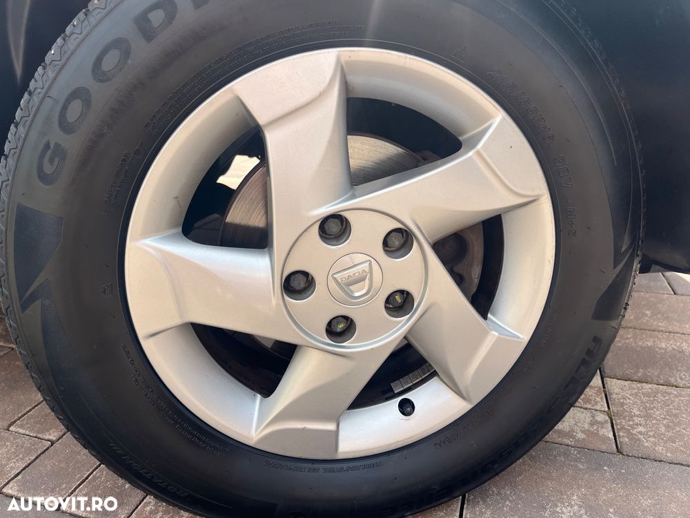 Dacia Duster 1.6 16V 105 4x2 Prestige - 4