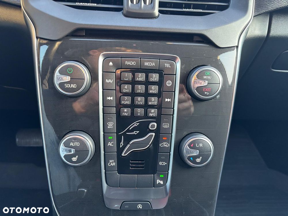 Volvo V40 T3 Drive-E Momentum - 23