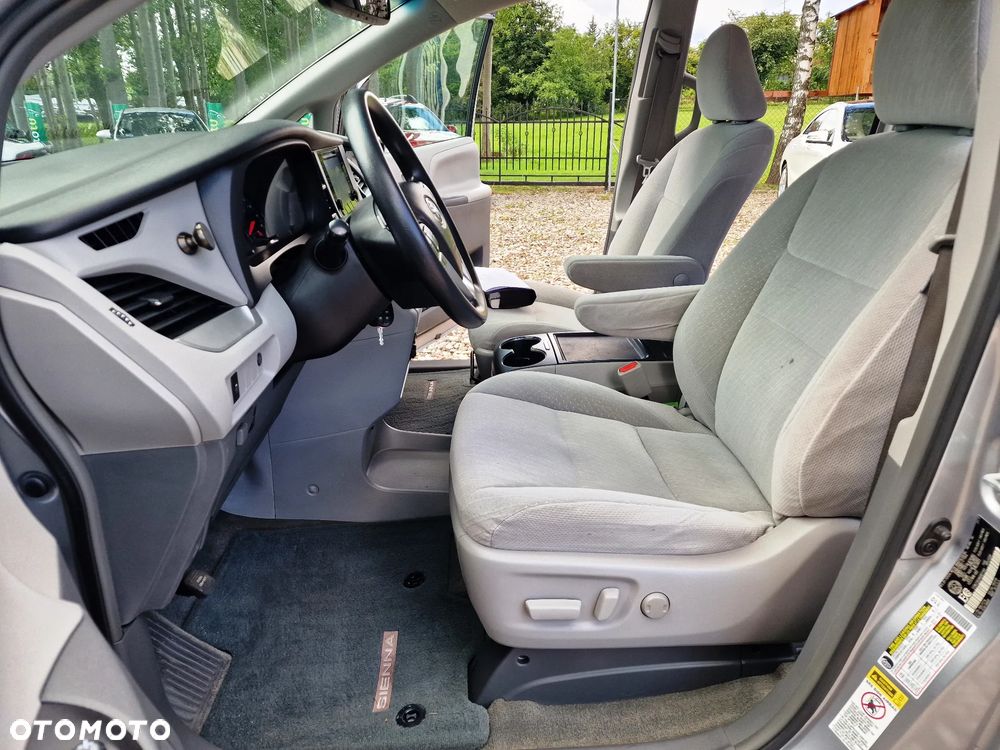 Toyota Sienna - 28