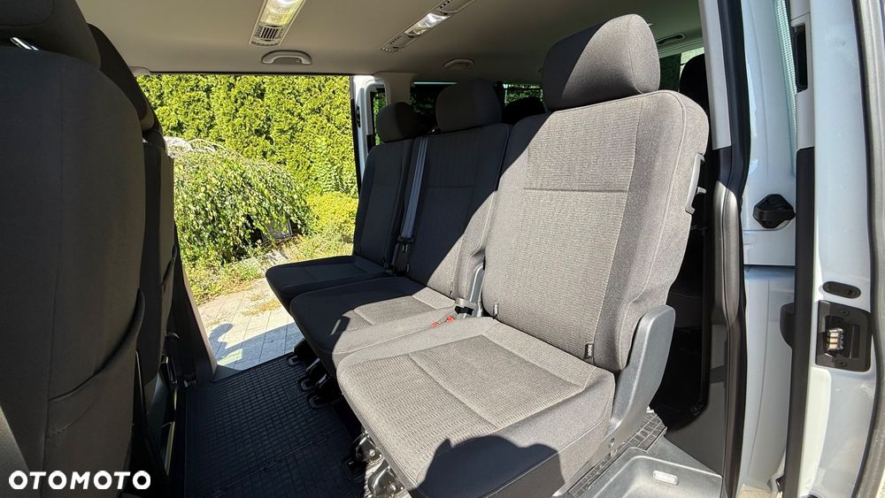 Volkswagen Caravelle - 25