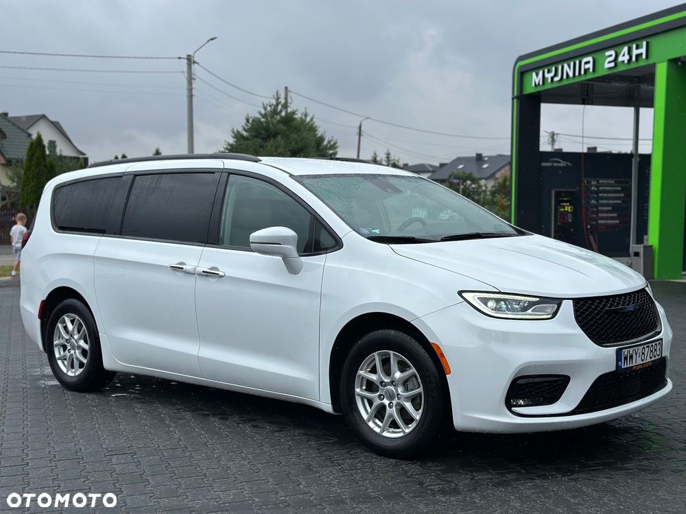 Chrysler Pacifica - 2