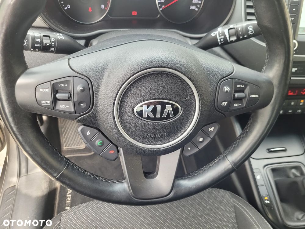 Kia Carens 1.6 GDI ISG Vision - 17