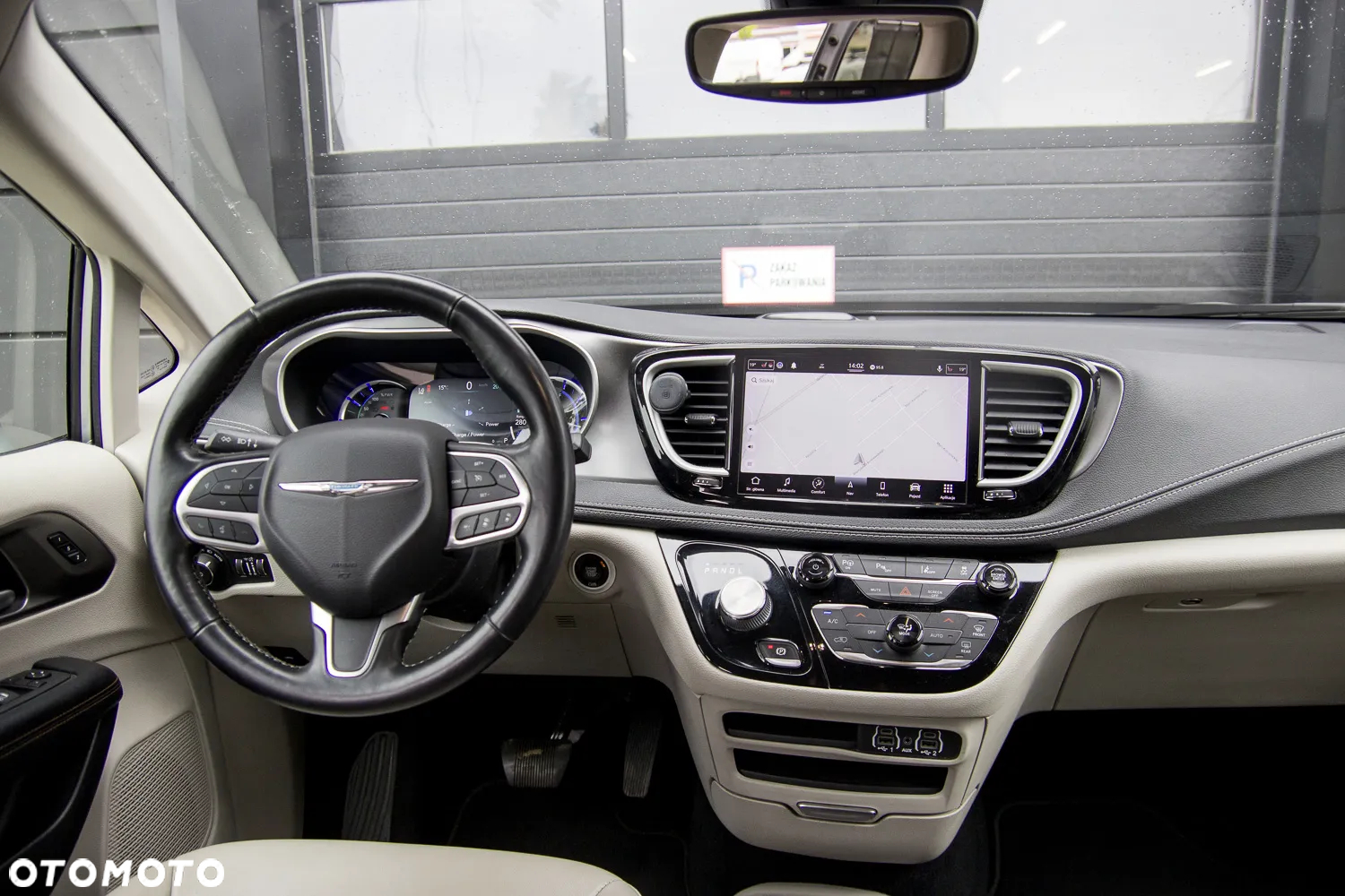 Chrysler Pacifica - 20