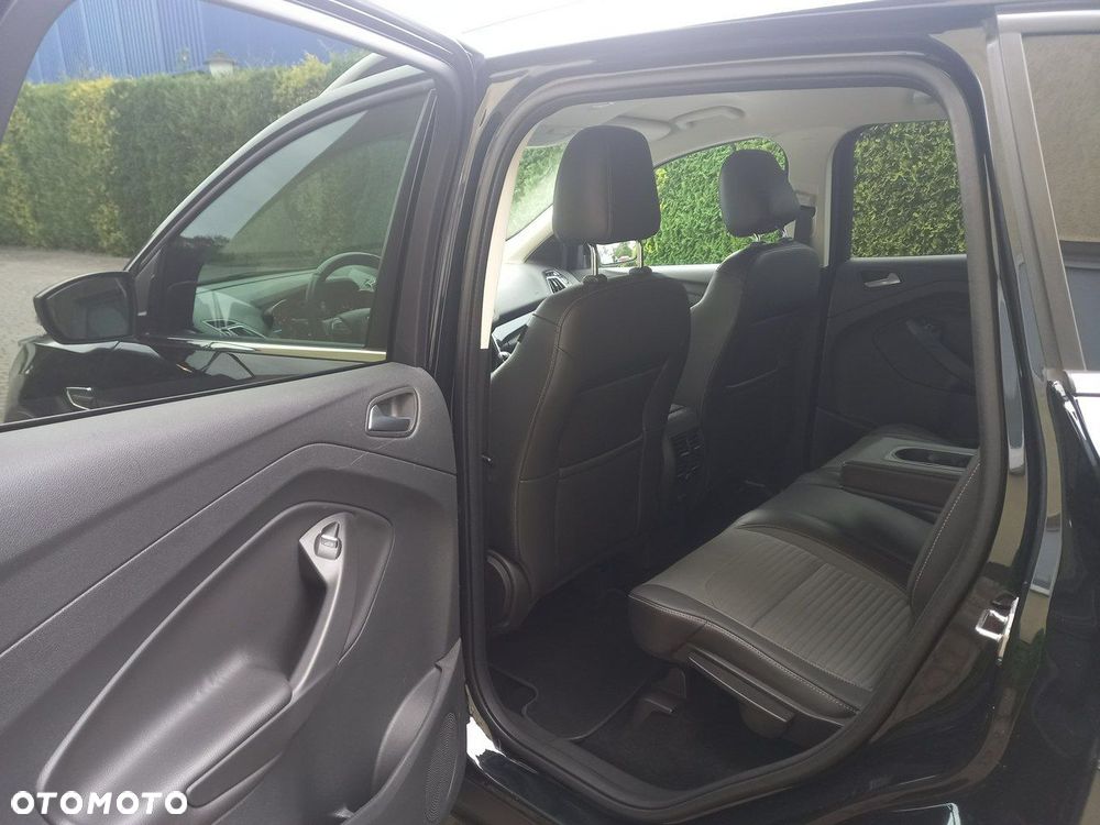 Ford Kuga 2.0 TDCi FWD Titanium Plus - 24