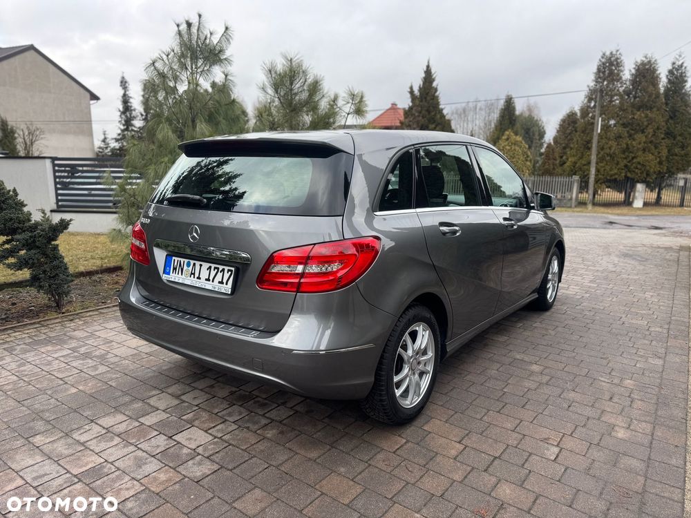 Mercedes-Benz Klasa B 180 BlueEFFICIENCY Edition Style - 3